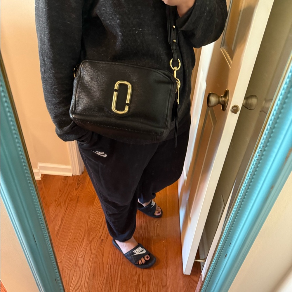 Marc Jacobs Softshot 27 in Black